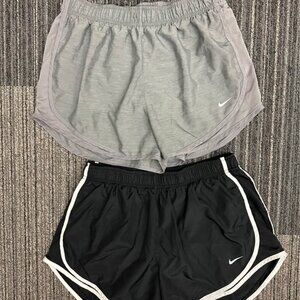 Women’s Nike Shorts (2 pairs) Tempo Dri Fit Mid Rise 3" Lined Running Shorts LG